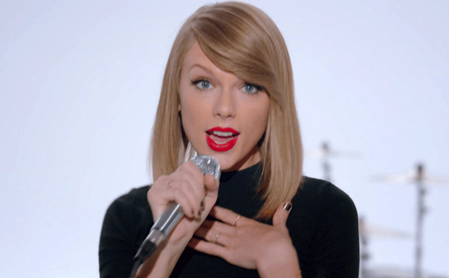 Taylor Swift In Shake It Off 920x570 